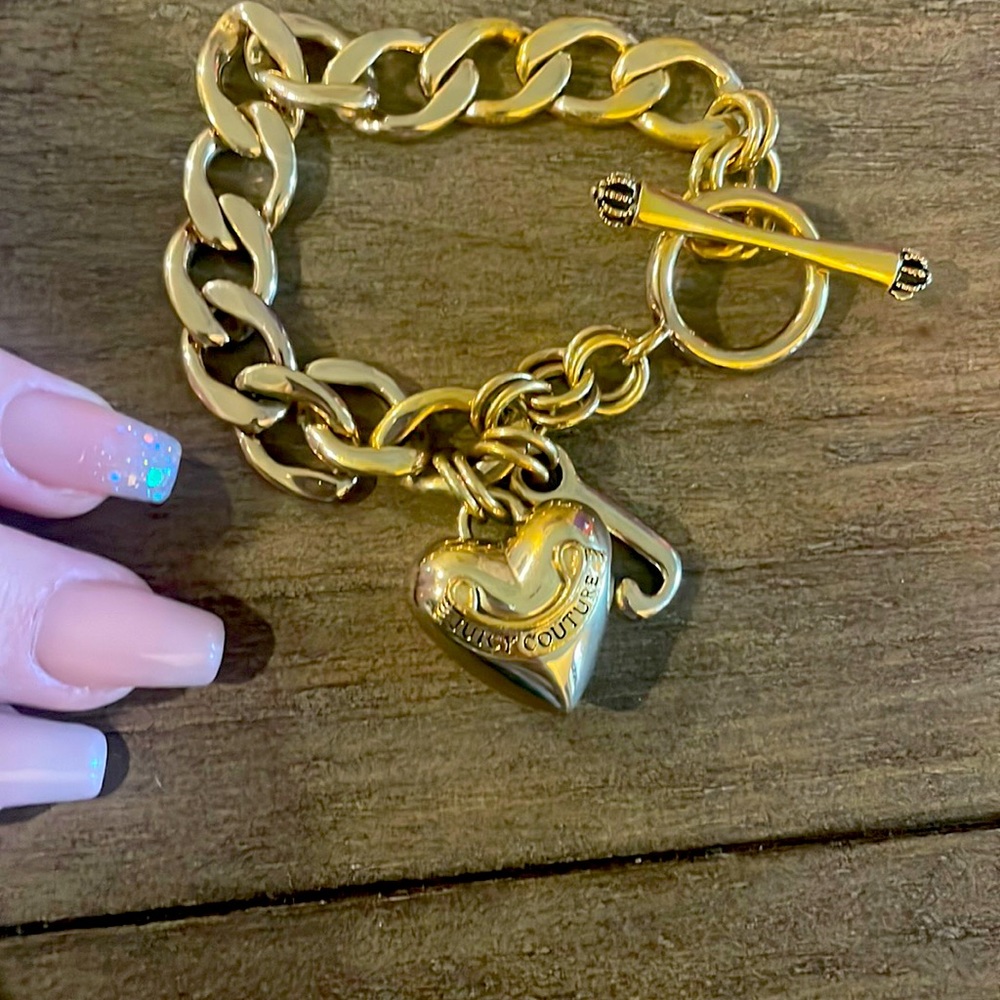 Juicy couture heart chunky charm bracelet in gold